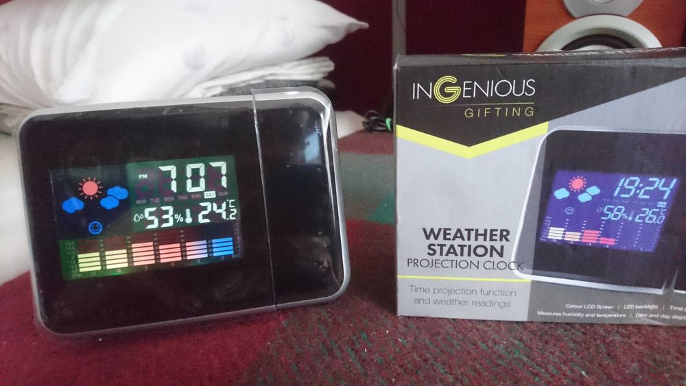 Statie meteo,noua,in tipla,cu afisaj color si proiector