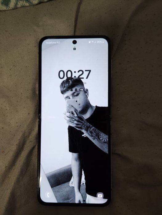 Vând samsung z 4 flip