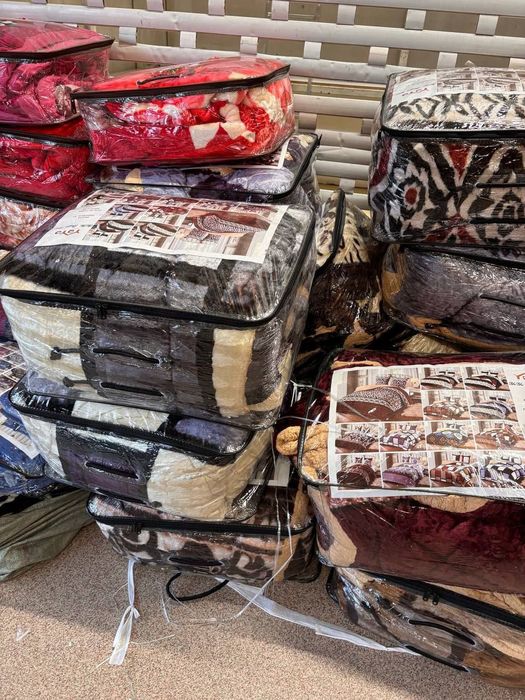 Pilote tradiționale groase cu blana
 175 lei 
4 kg 
2 fete perna 50:70