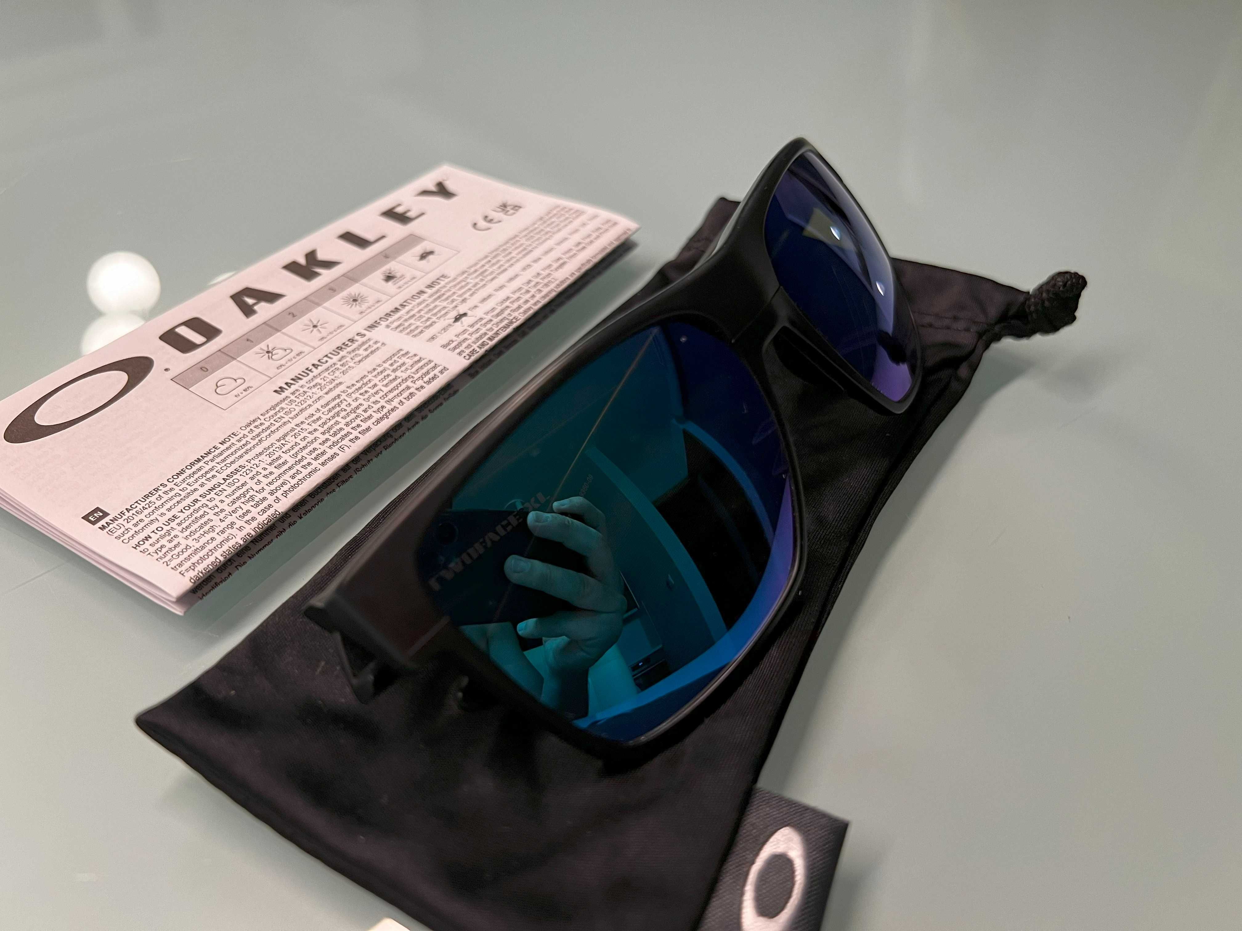 Продавам поларизационни слънчеви очила Oakley Twoface XL  9350-09