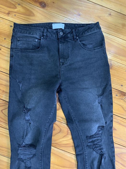 Vând blugi gri rupți ASOS mărimea W30L32