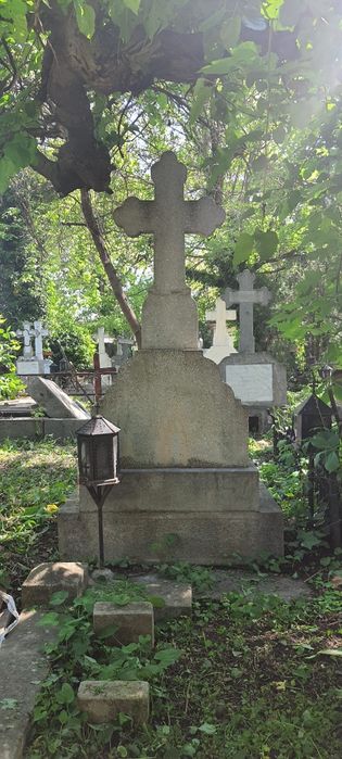 Loc de veci cimitirul Bellu
