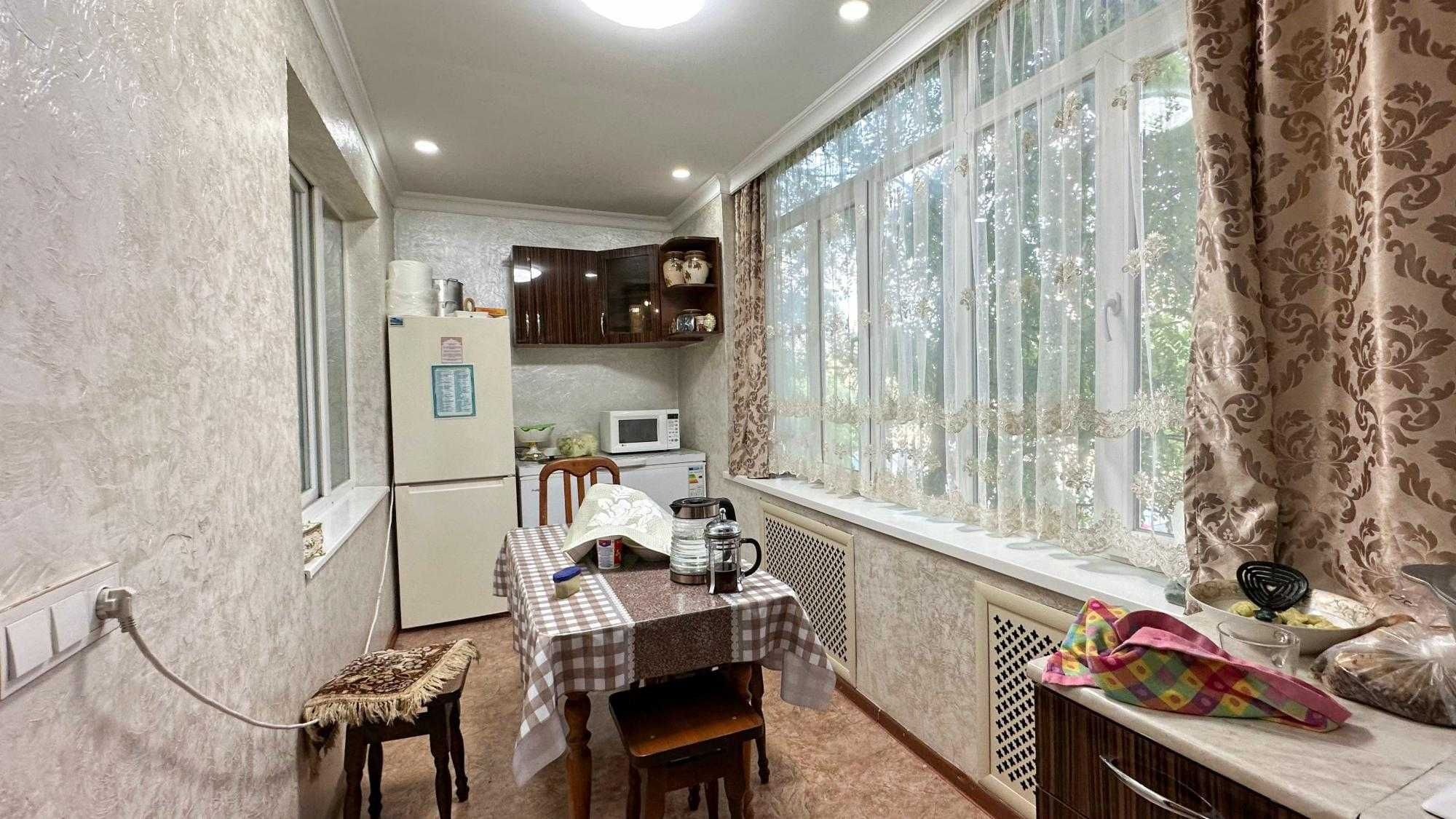 Продам 4 комнатную квартиру в мкр Жастар Айман ИмпериЯ