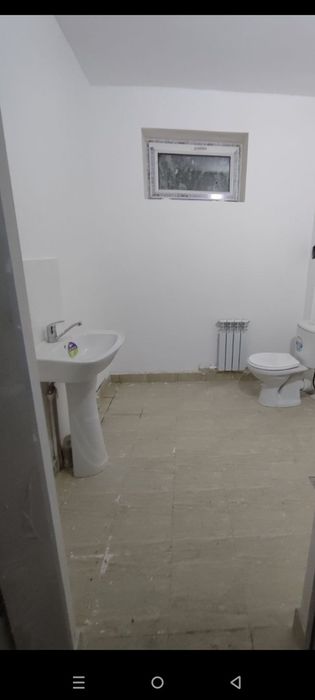 Órta chirchiq,Tóytepa 3 xona 1 etaj yangi uy 5 qavatli
Uy atrof