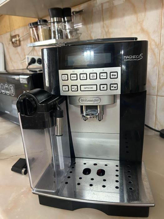 Espressor automat Delonghi Magnifica S Cappuccino