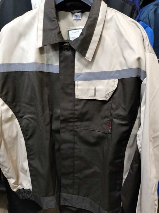 Продам рабочий костюм.