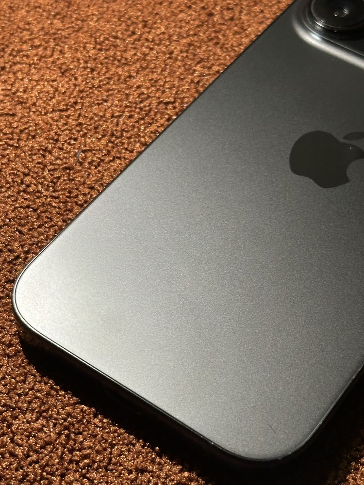 Iphone 16 pro black