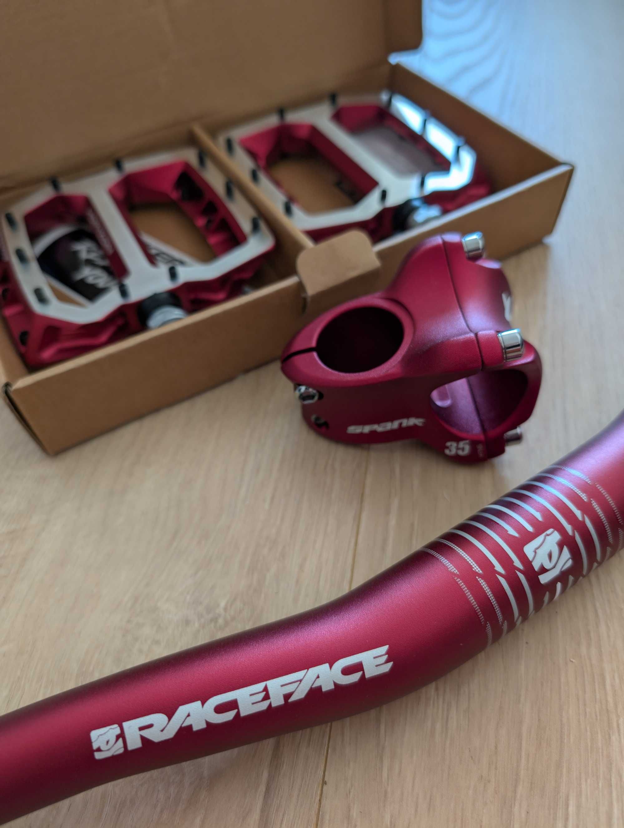 Set ghidon pipa si pedale bicicleta mtb Nukeproof Race Face Spank
