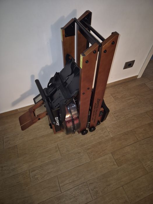 Vând aparat de vaslit Joroto MR280PRO