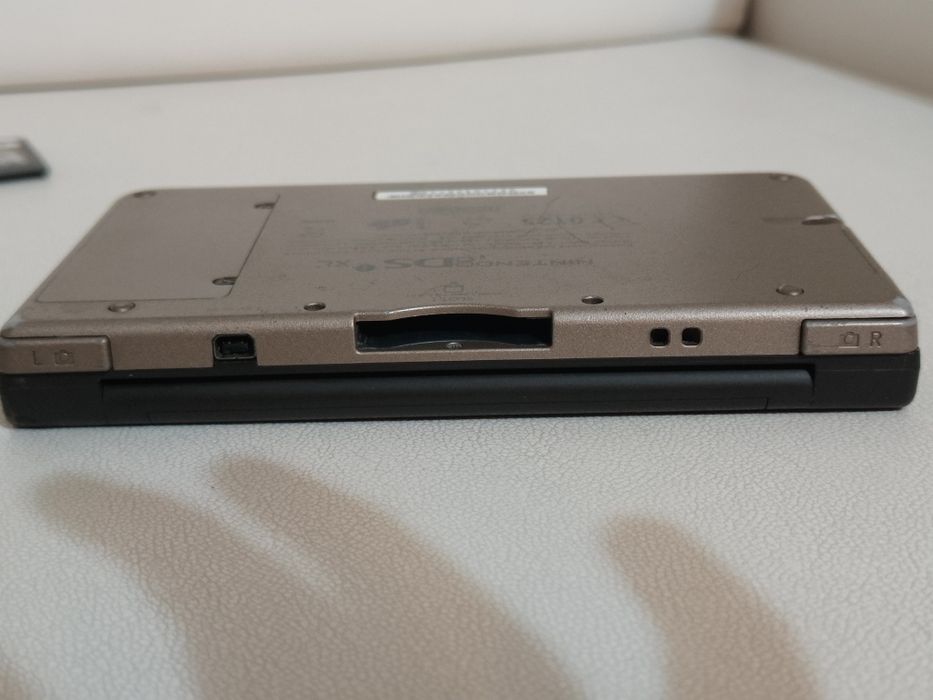 Vând consola  Nintendo Ds XL