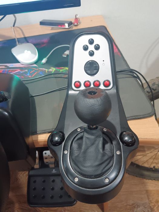 Руль Logitech G27