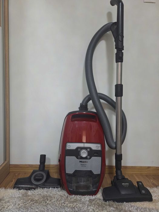 Прахосмукачка Miele Blizzard CX1 Cat&Dog.В гаранция.