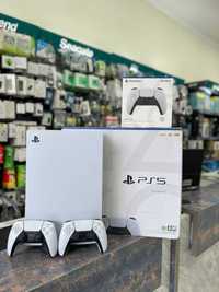 Рабочий PlayStation 5 в идеальном состояние в подарок 10 игр