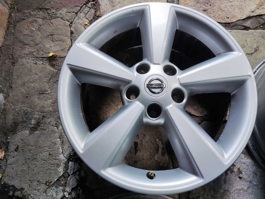17 цола Нисан Кашкай 5x114,3 оригинални лети джанти Nissan 5x114,3 .