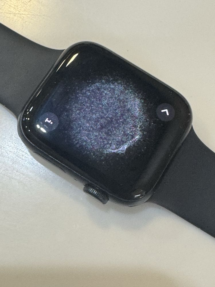 Продавам Apple watch se 45mm 2022