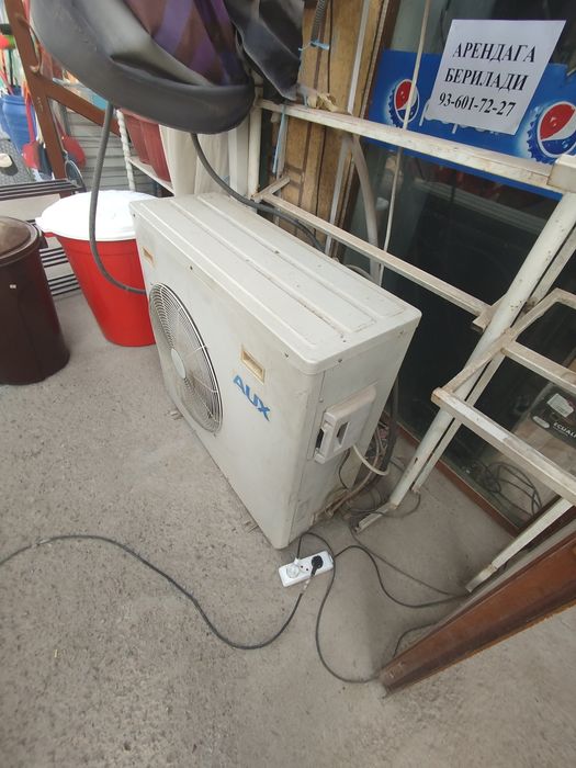 Vetrina xaladelnik sotiladi boyi 2 metr uzunligi 4 metr ishlab turibdi