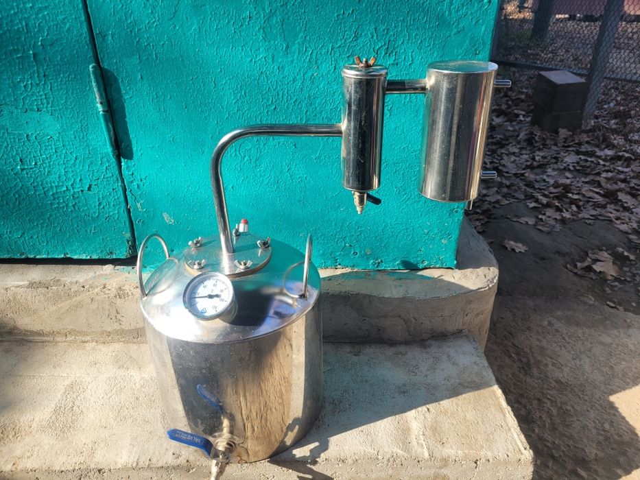 Дистиляционный аппарат, дистиллятор