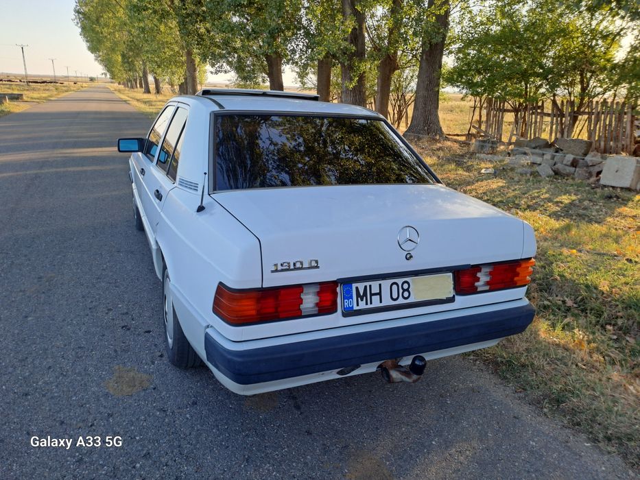 Vând Mercedes 190 D
