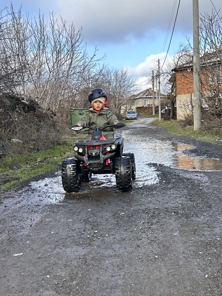 Детско атв с родителски контрол