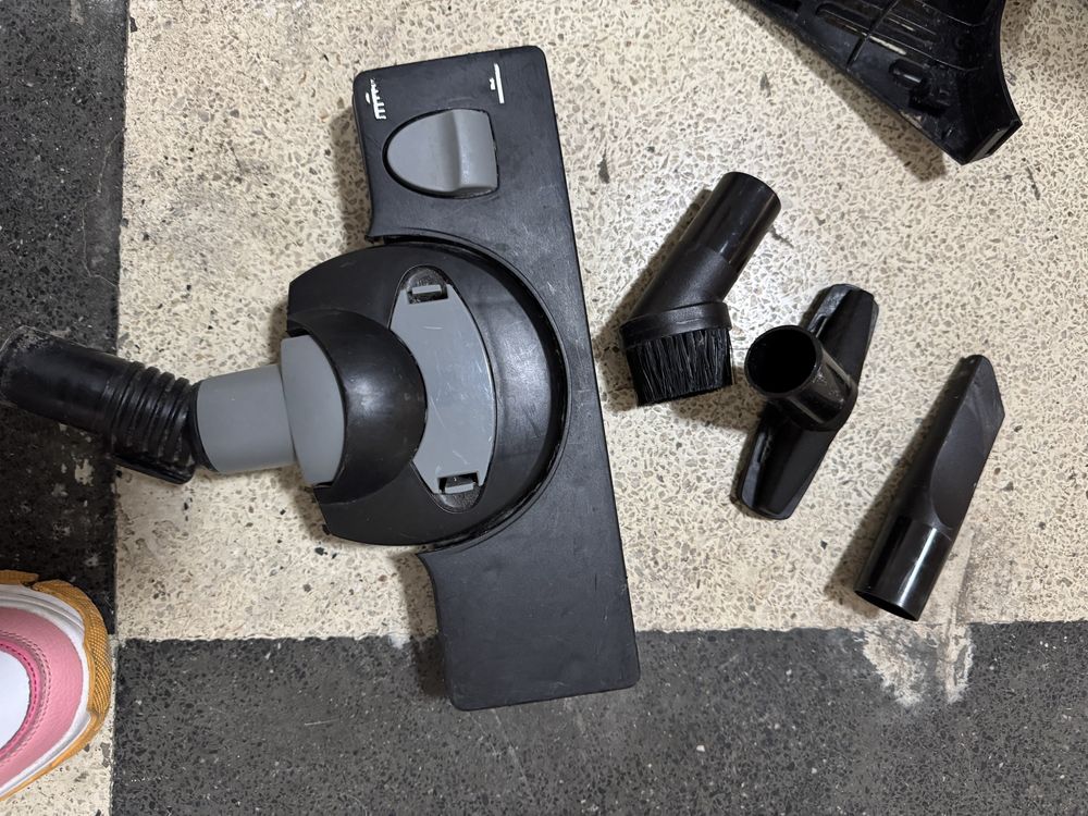 Прахосмукачка BOSCH AquaWash & Clean Seria 4