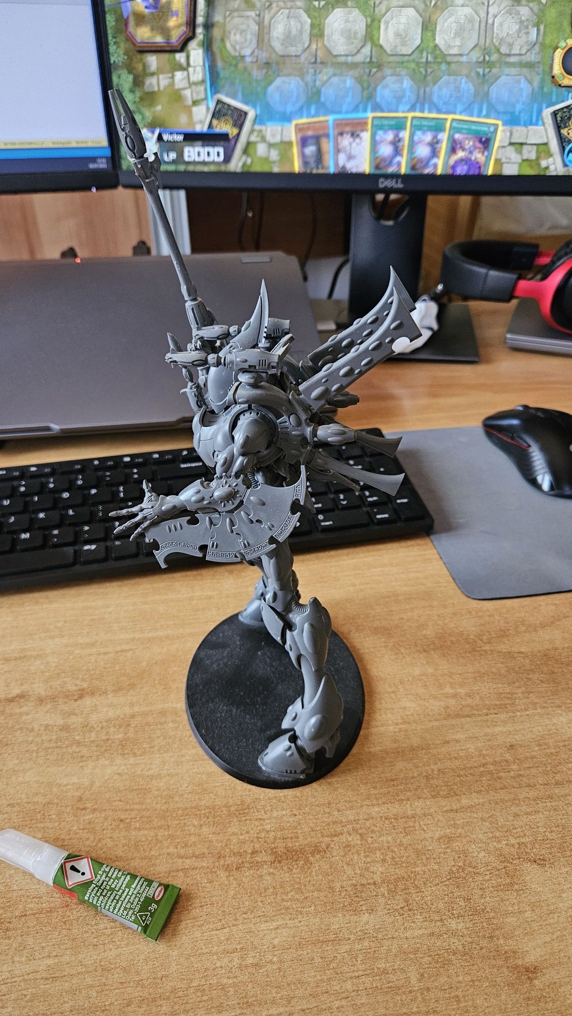 Wraithknight asamblat – nepictat, fără primer – cu 2x Wraithcannon