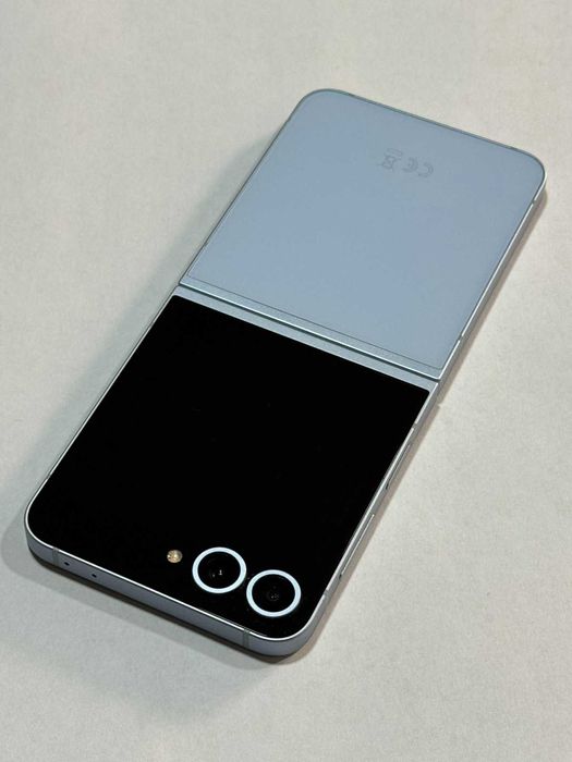 Мобилен телефон Samsung Galaxy ZFlip6