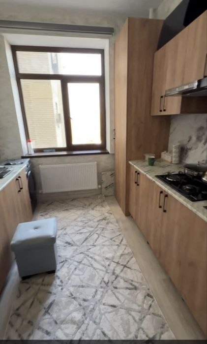 Продоется квартира 1 комнатя переделенное 2 х комнатнаю