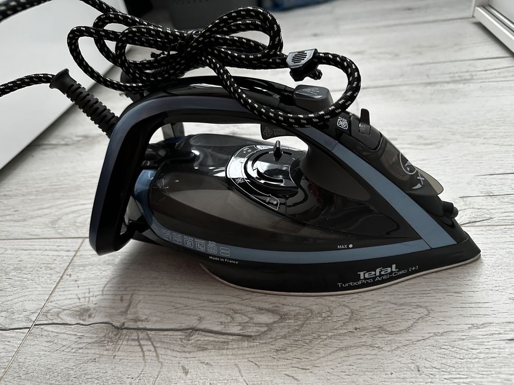Vand fier de calcat Tefal