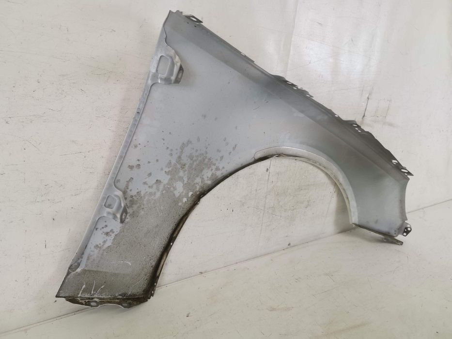 Ауди А4 Б9 / Audi A4 B9 [ - ] Оригинална лява предна арка в добро съст