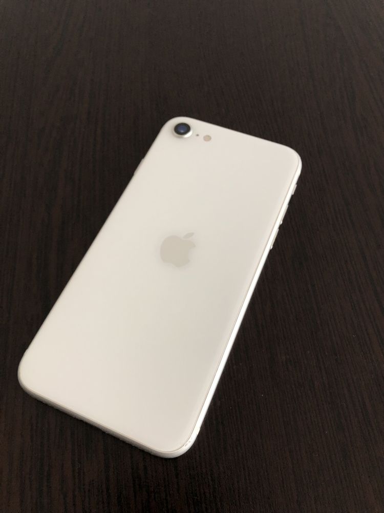 Vând iPhone SE 2 (2020)
