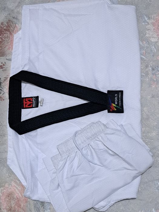 Продаётся кимоно для таеквондо большого размера