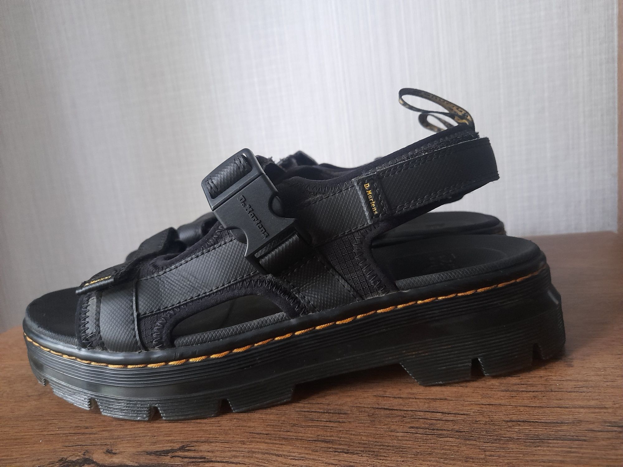 Dr.martens сандали 42 номер.