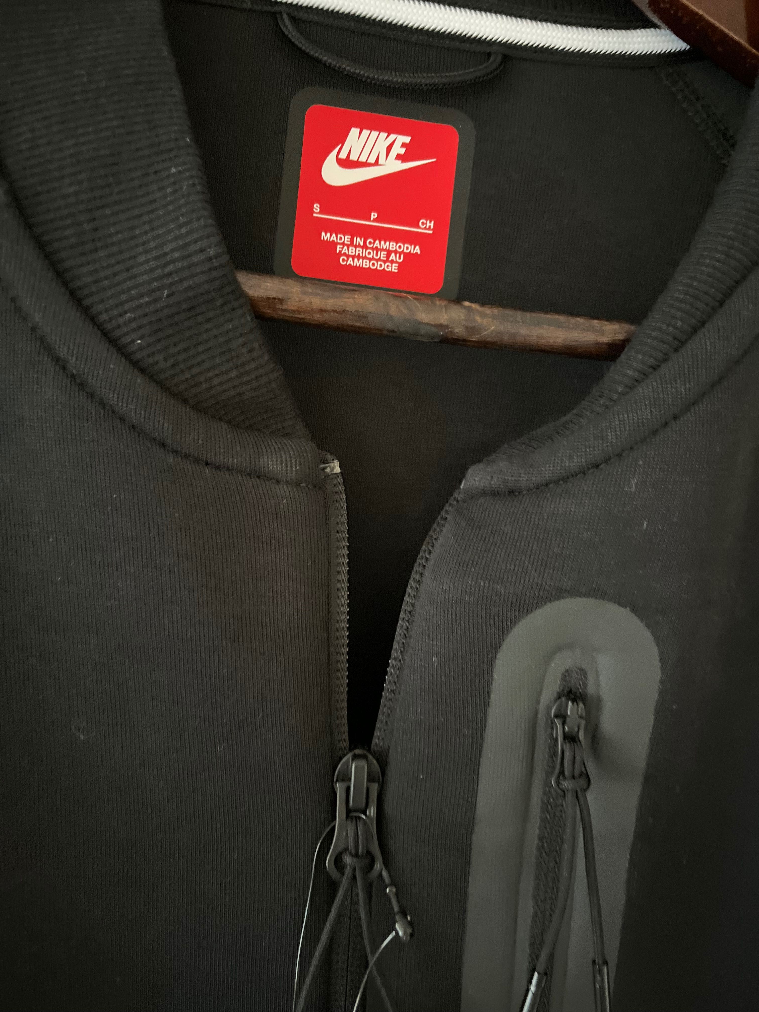 Нови МъжкиГорнища Nike Tech Fleece