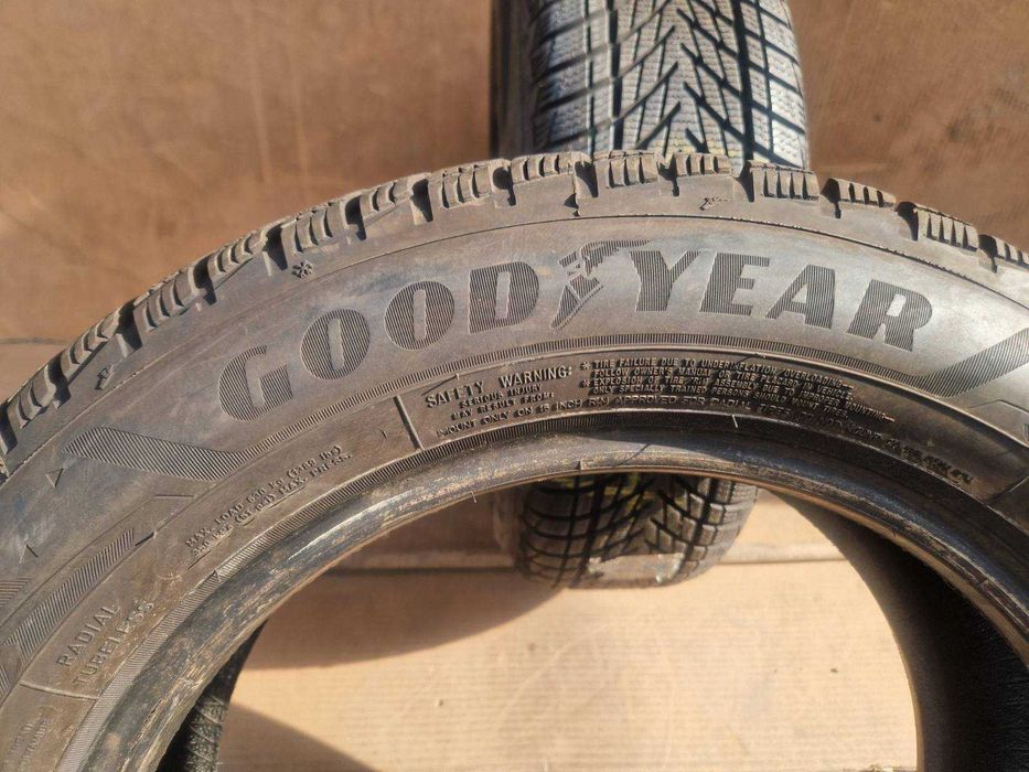 2 Goodyear R16 205/60
Зимни гуми 
DOT4123
