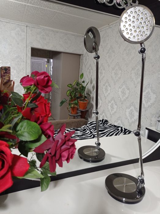 Настольная лампа