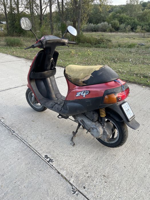 Vînd sau schimb scuter piaggio zip