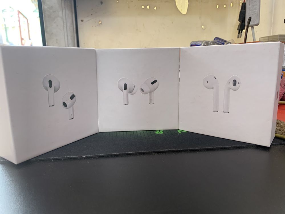 AirPods pro AirPods 2 AirPods 3