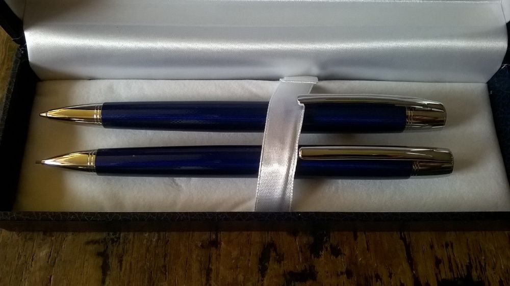 химикалка и молив комплект луксозен метален в кутия