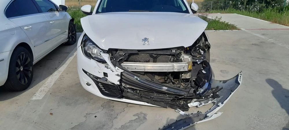 Dezmembram Peugeot 308 II 1.6 HDI BHY / BH02 (DV6FD)