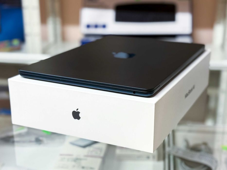 MacBook Air M3, 13”, 8GB RAM, 512GB SSD + подарък: Apple Magic Mouse