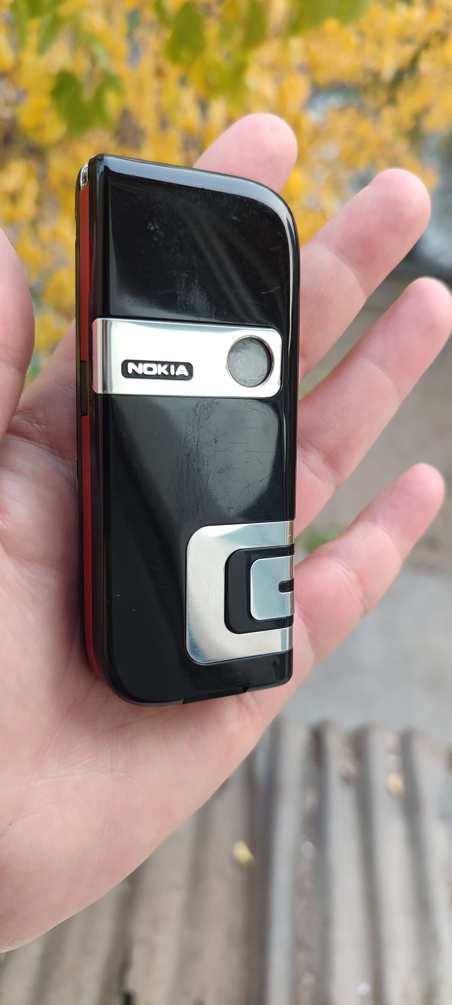 Nokia 7360 Versace