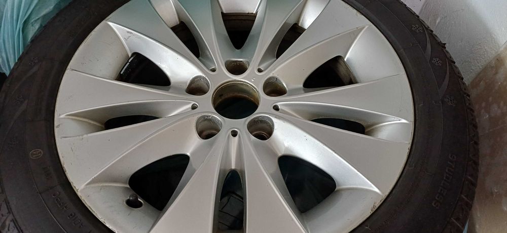 Комплект зимни гуми с джанти 17" за BMW 530, E60