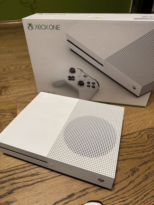 Xbox one + 2 controller