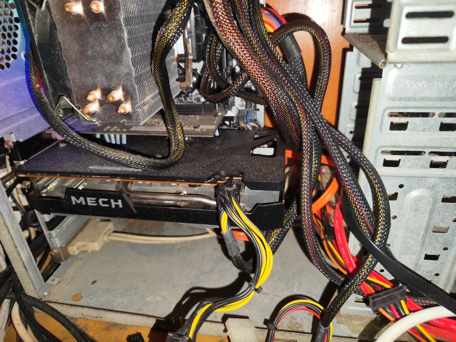 Placă video RX 6600XT