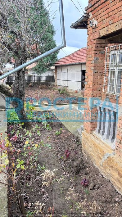 Тухлена Къща в с. Момино