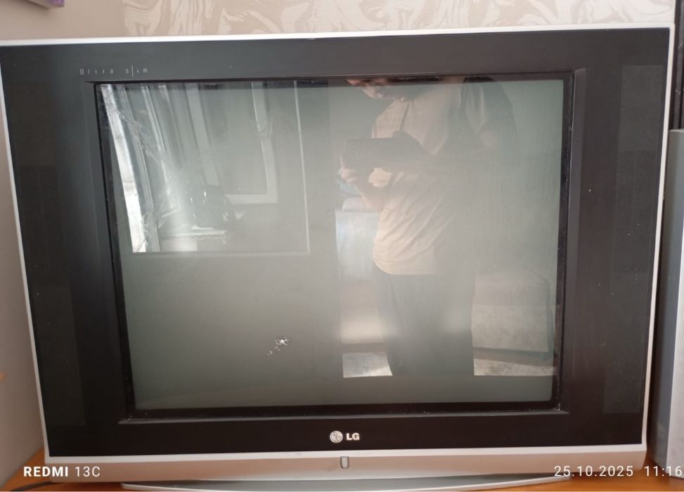 Телевизор 10000 б/у в хорошем состояни