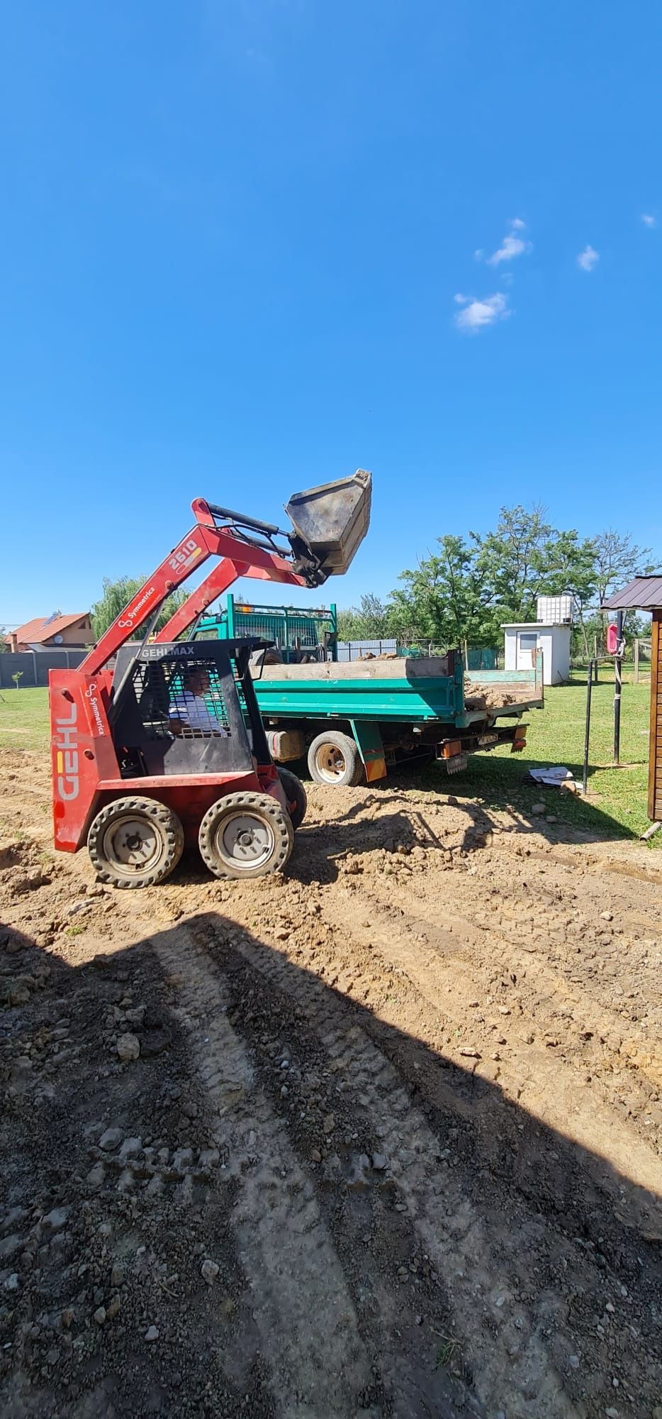 Sapaturi cu miniexcavator, fundatii, șanțuri apă, gaz, garduri, fose