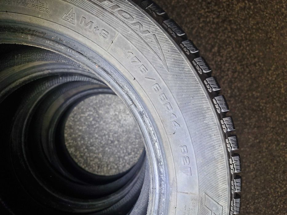 Гуми DEBICA 175 65 R14 Зимни