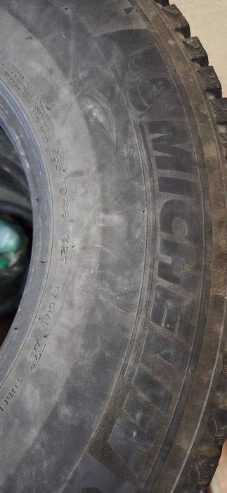 Продам шины  Michelin X-ICE NORT STUDDED 265/70 R16 на джип