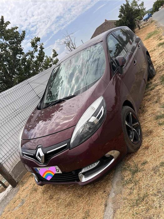 Vand mașină Renault Megane Scenic